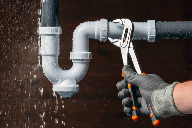 Professional Leak Detection technician working in Mableton, GA